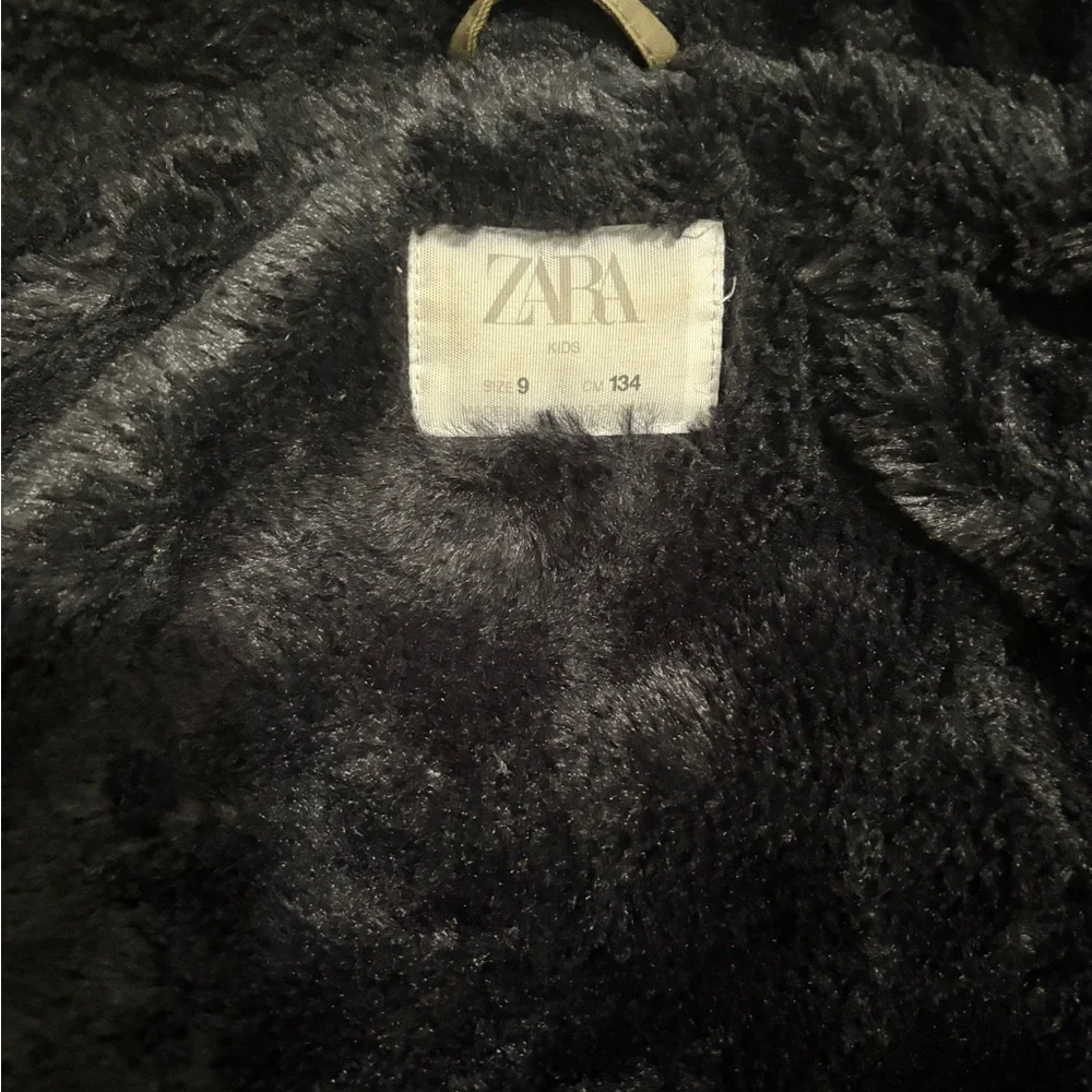 Zara Green Puffer Coat with Utility Design - Picture 2 of 4